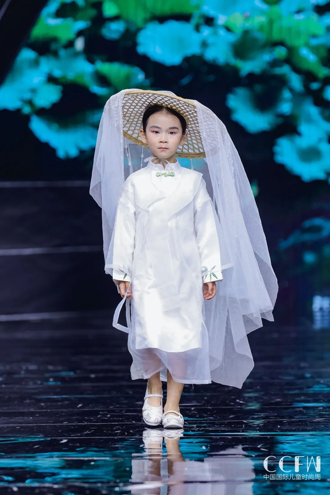 童尚“梦・少年”时尚发布会惊艳2022中国国际儿童时尚周