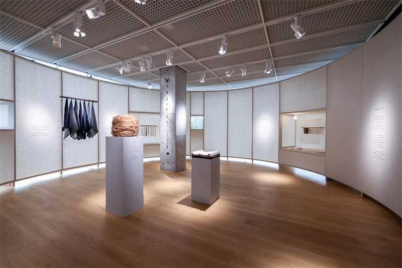 爱唯联合《T》中文版:以二十年叙事,回应「中国时尚从哪里诞生」