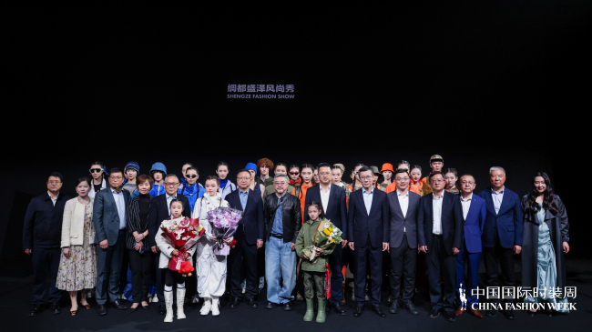 �������� �̶�ʱ�У���ʢ���������ҫ���ǣ�