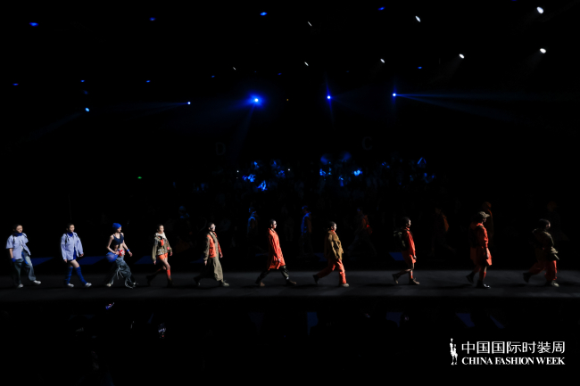 �������� �̶�ʱ�У���ʢ���������ҫ���ǣ�